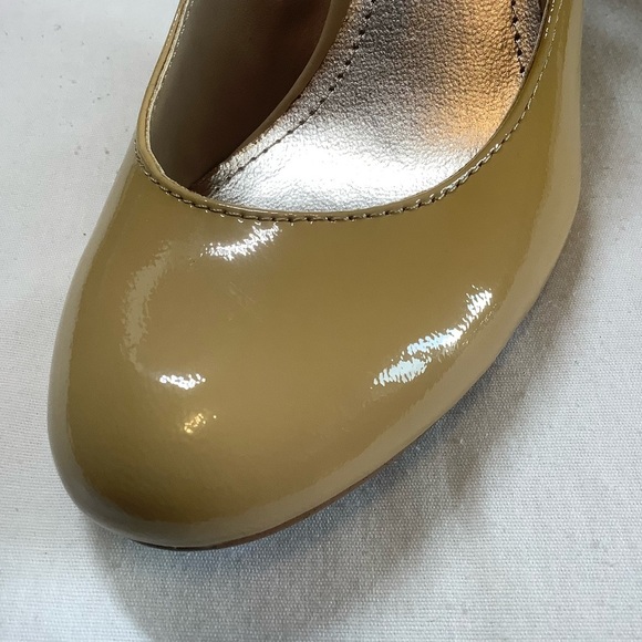 STEVE MADDEN YELLOW SLIP-ON STYLE HIGH HEELS ULLTRA LEATHER/ Size 6M - Picture 7 of 9